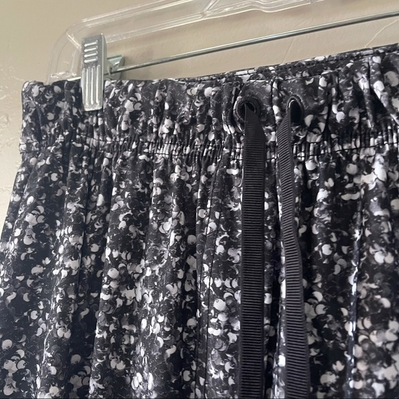 COPY - Lululemon | jet crop in shimmy shimmer black white - Picture 9 of 10